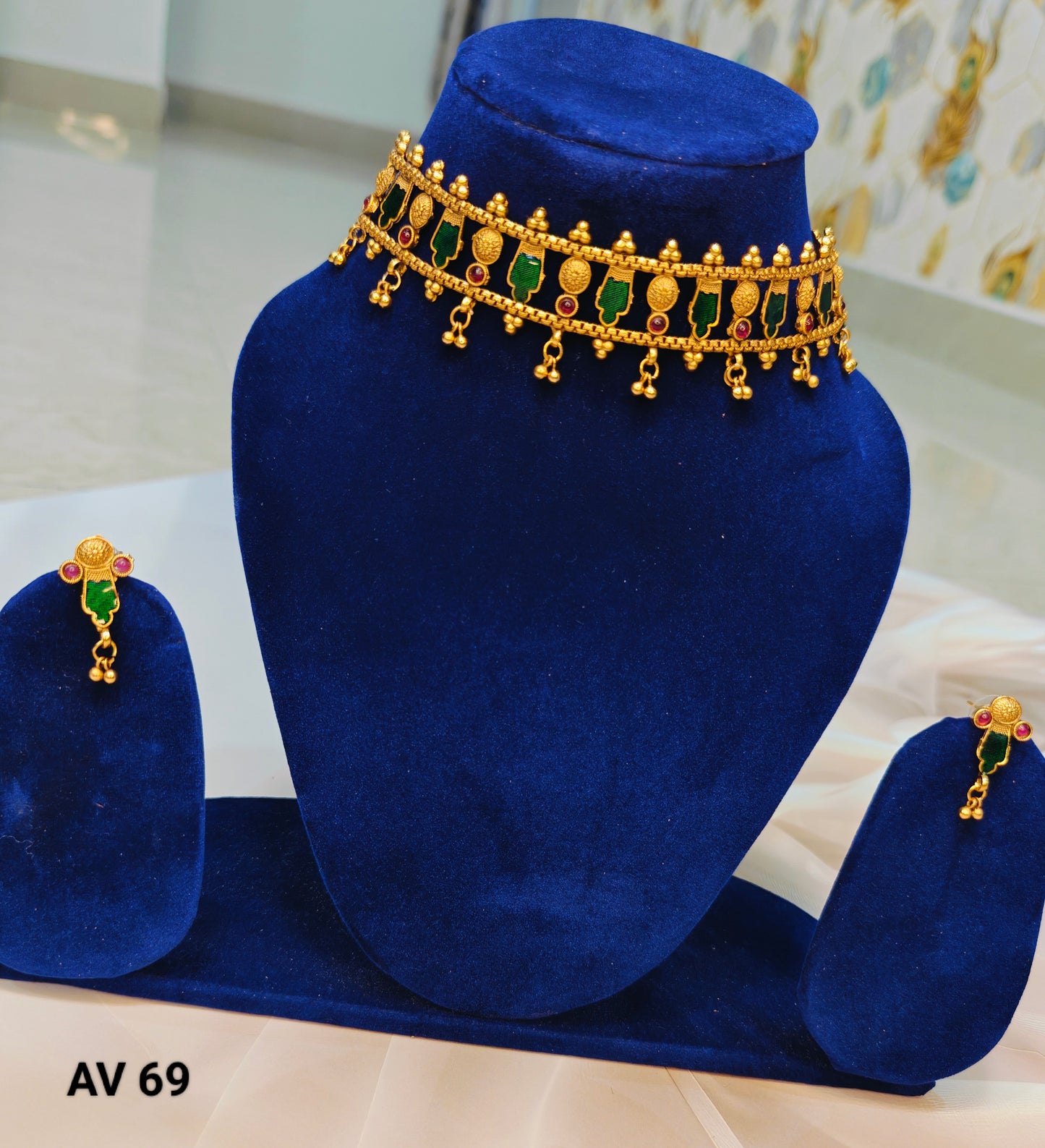 Antique Naga padam Layer Choker