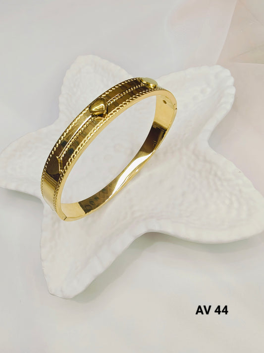 Luxe Heart Bracelet