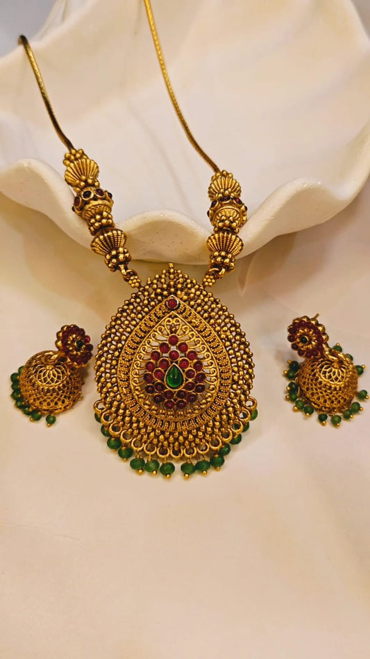 Antique Necklace Set