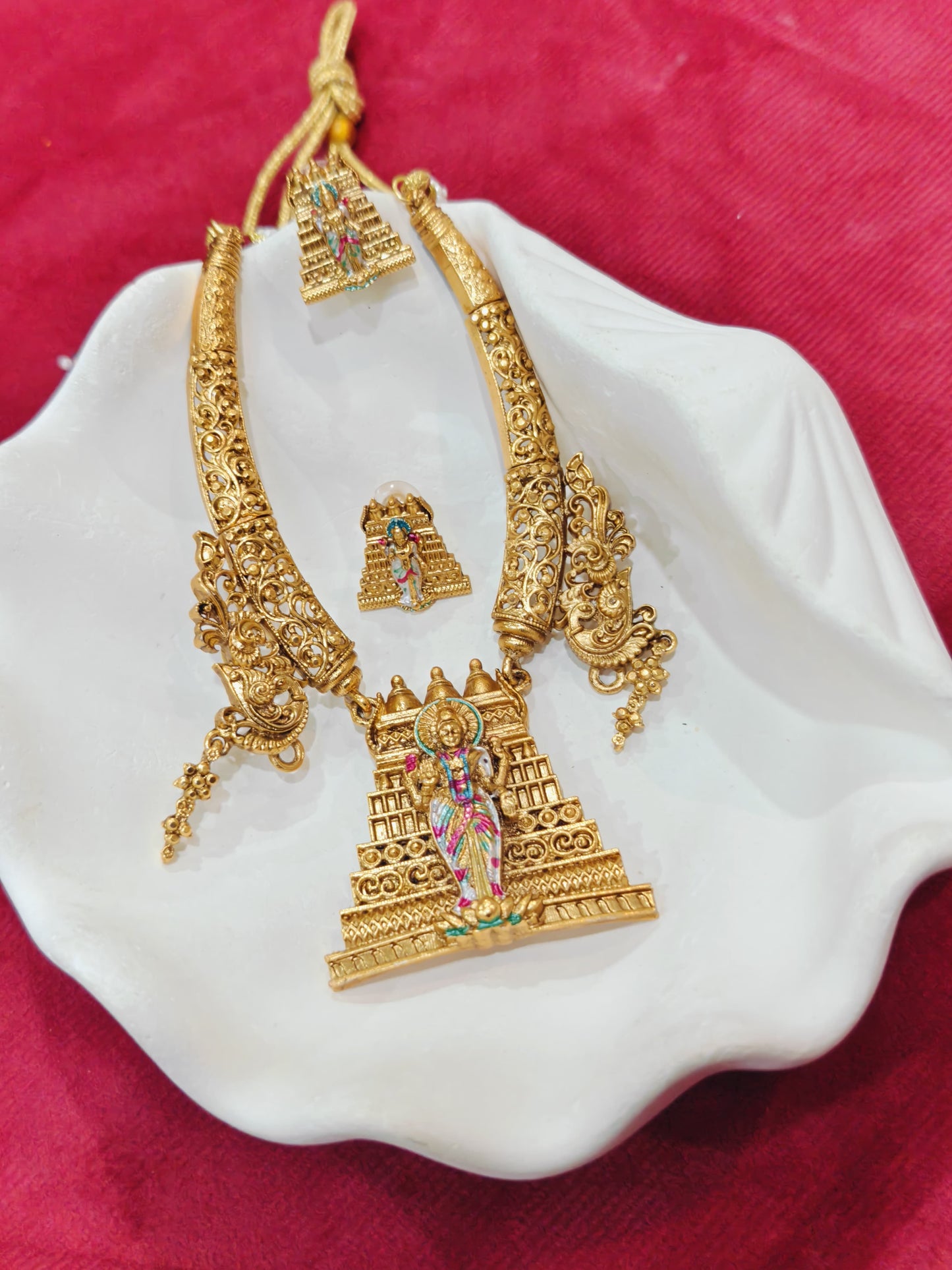 Hasli Enamel Gopuram Choker