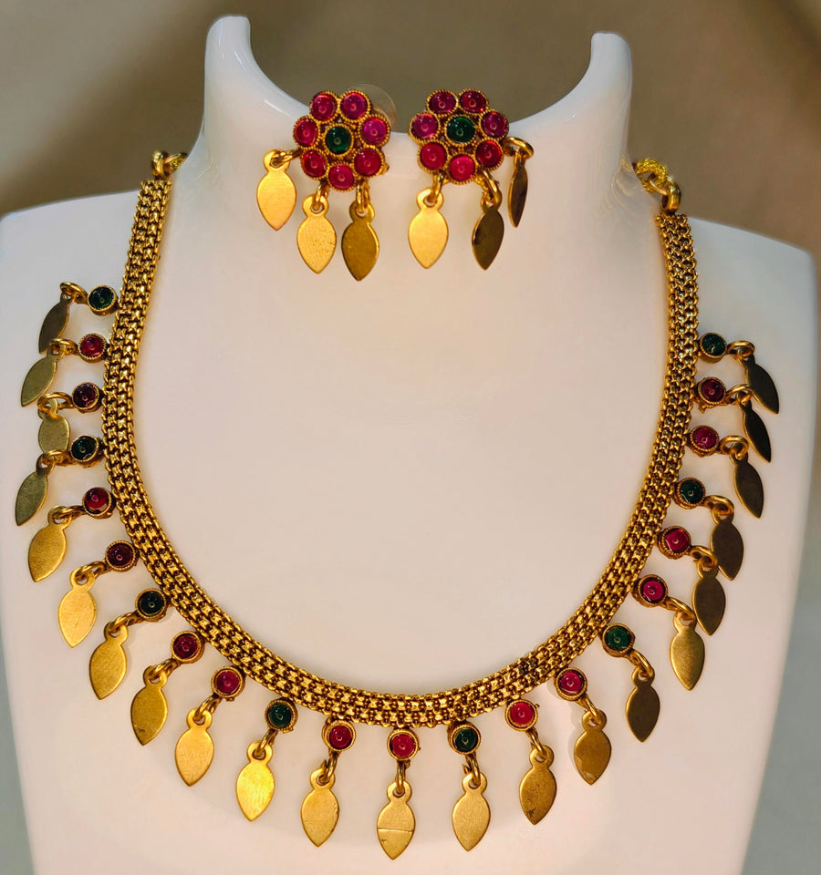 Single Line Elakkathali with Red & Green Stones