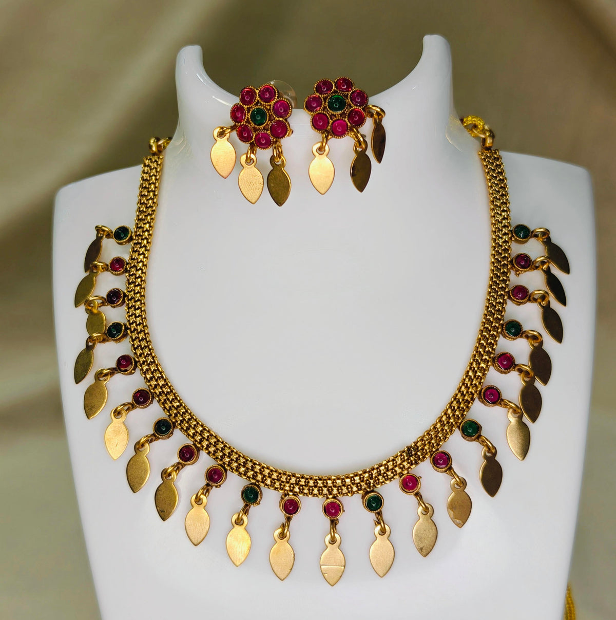 Single Line Elakkathali with Red & Green Stones
