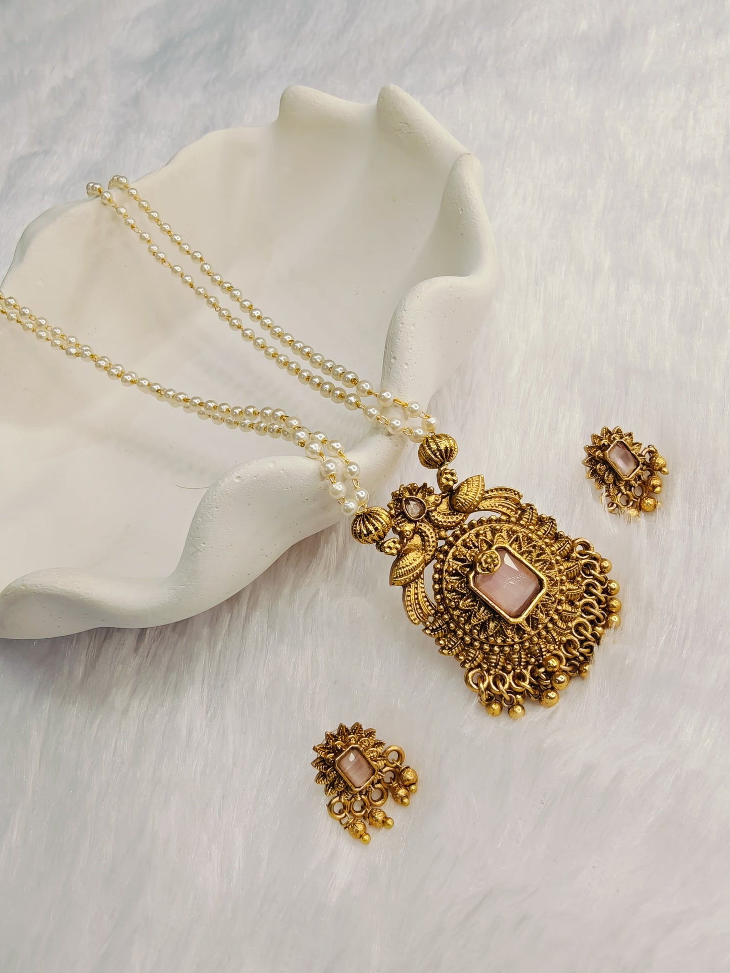 Antique Stone Pendant With Pearl Chain