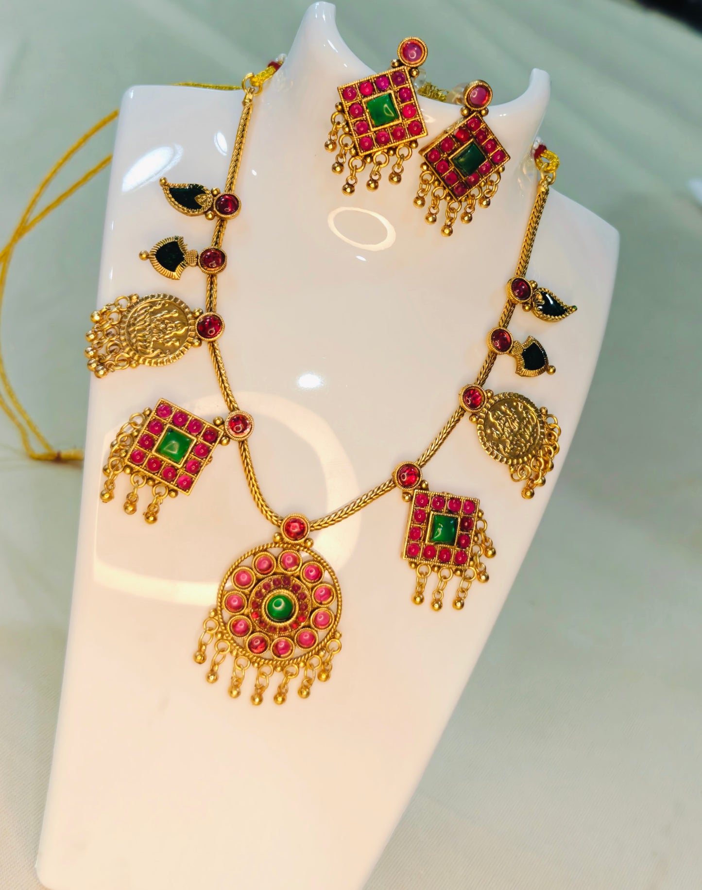 Palakka Coin Choker